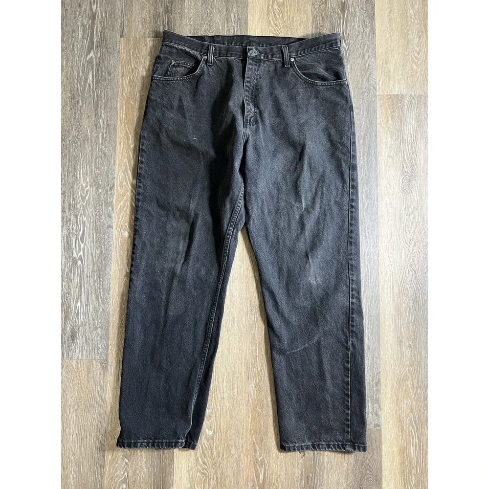 Men's size 40x32 Black Wrangler straight leg jeans